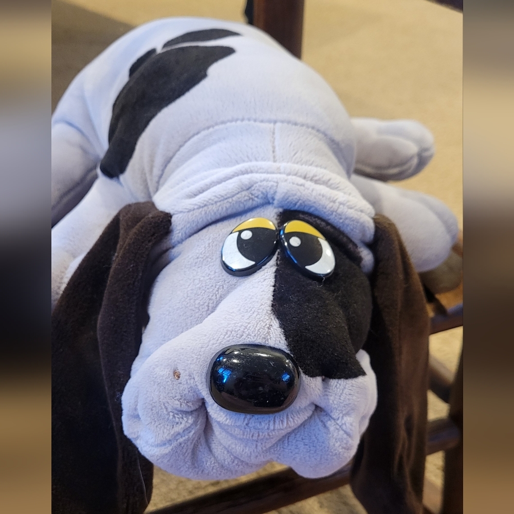 Vintage 1980's gray and black pound puppy 17 inch